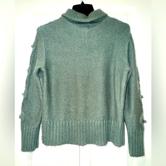 Hearts of palm soft sage Green Cable Knit Sweater with ball dots Size Small GUC - Picture 6 of 14